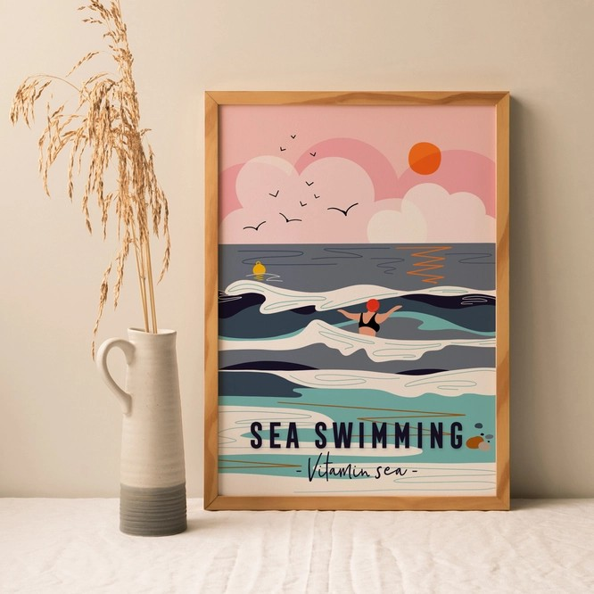 From wild dips to calm swims, this Onneke print captures the essence of sea swimming – eco-friendly and made for water lovers.