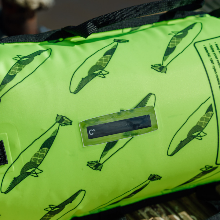 Green tow float black illustrations and digital temperature display