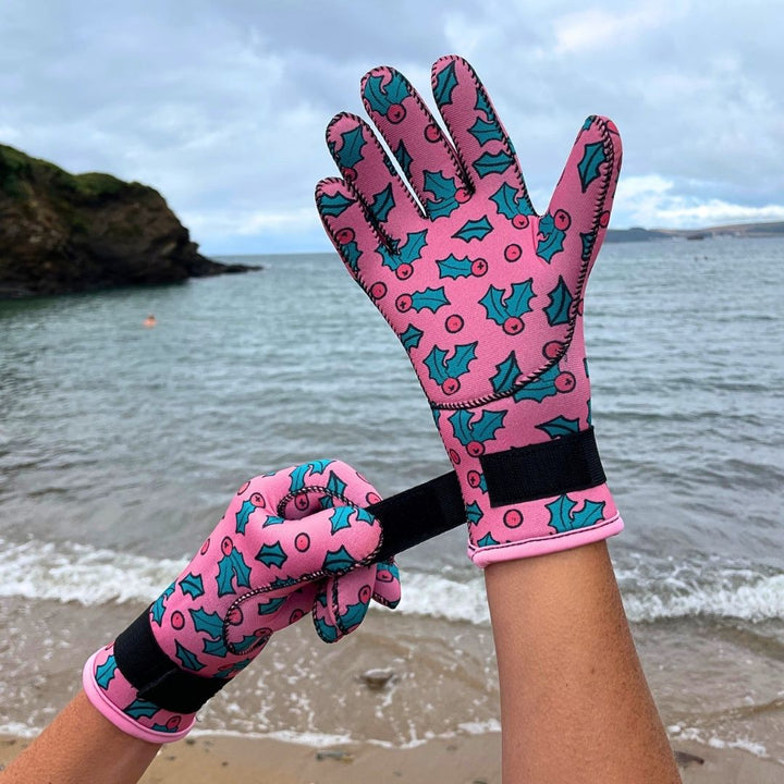 Limestone Neoprene Swimming Gloves Xmas Holly