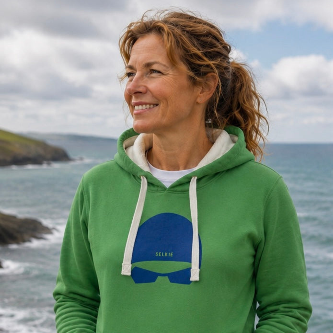 UNISEX PEAPOD POP OVER CAP &amp; GOOGLES HOODIE by SELKIE