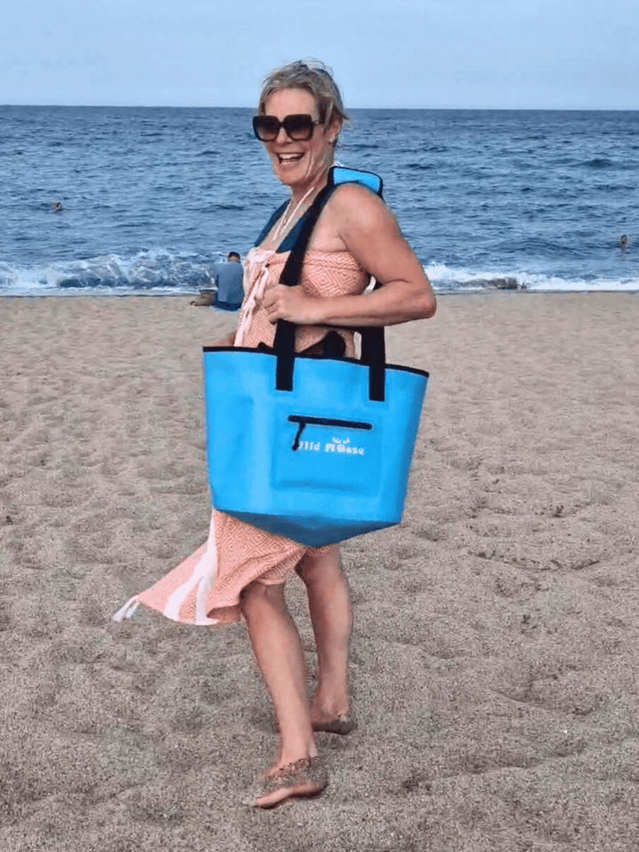 Fully waterproof roll-top tote bag, made from recycled fabric - ideal for the beach 