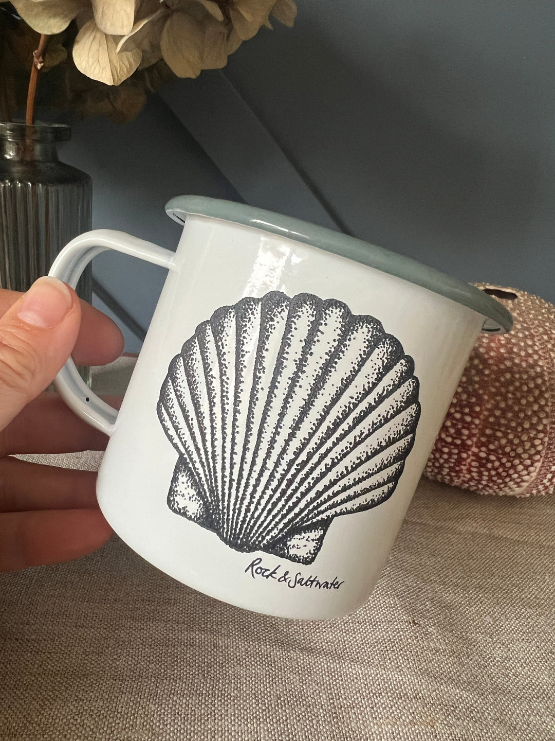 Pilgrim shell enamel mug