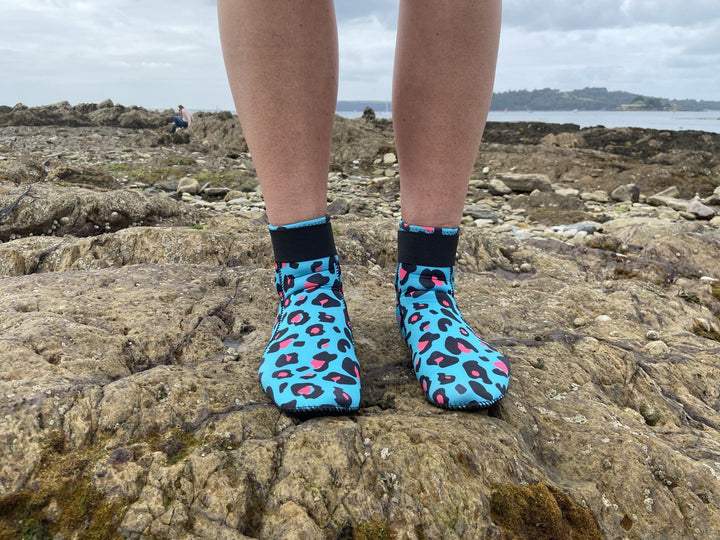 Neoprene wild swimming socks: Leopard