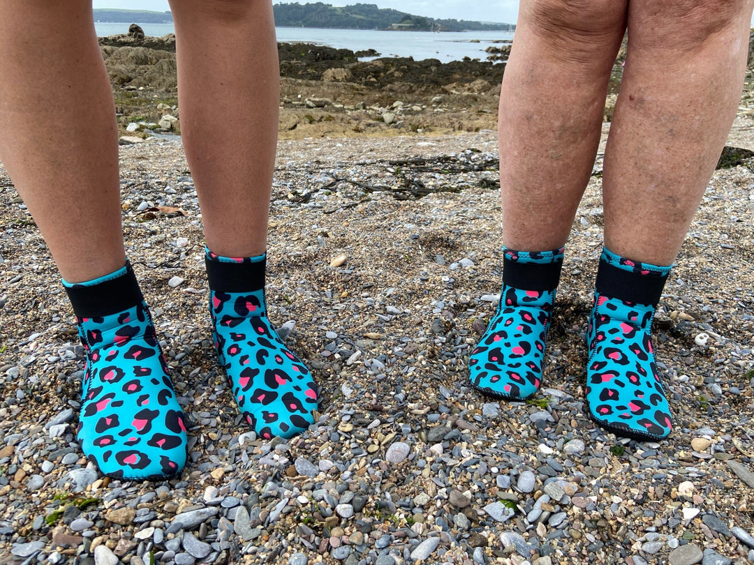 Neoprene wild swimming socks: Leopard