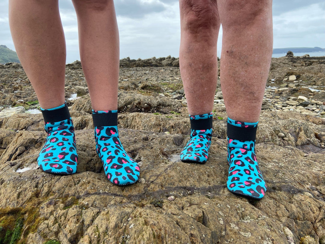 Neoprene wild swimming socks: Leopard