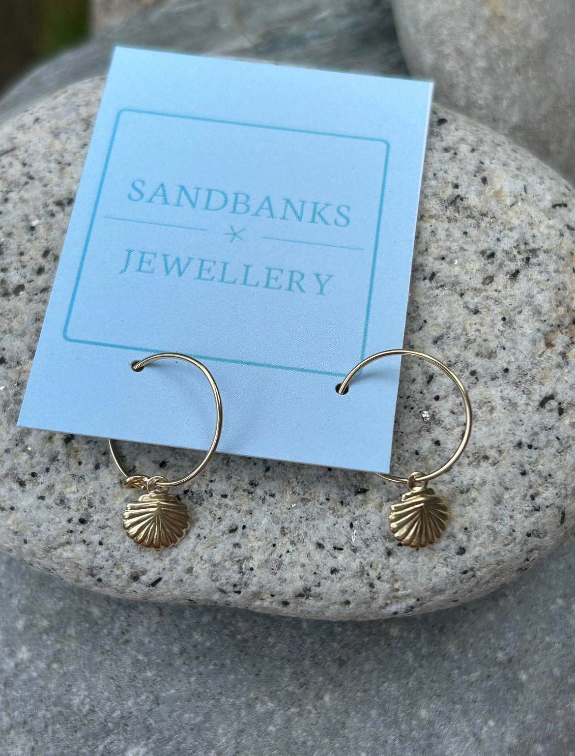 Shell bay hoop earrings