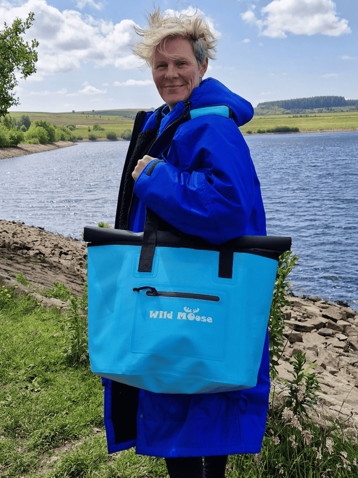 Designed with wild swimmers in mind, the 40L Caribou tote bag packs in plenty of gear and comes with handy pop out pockets to for easy access to your open water essentials