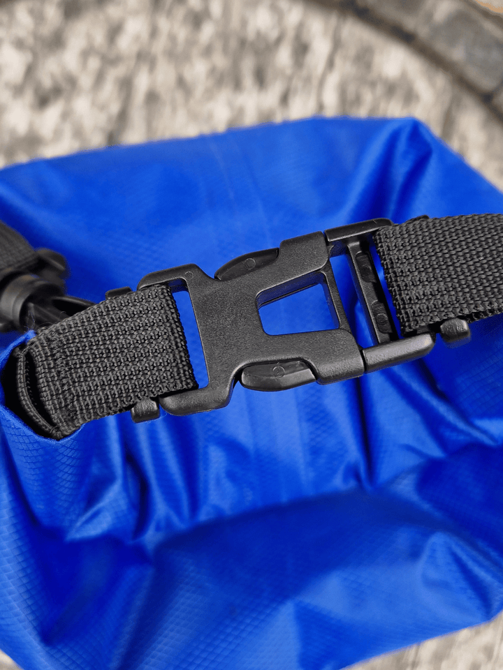 close up of the top buckle of the 10L blue dry bag