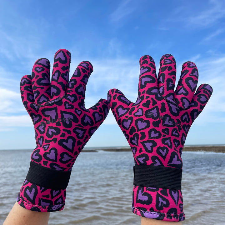 Limestone Neoprene Swimming Gloves in Cold Cold Heart