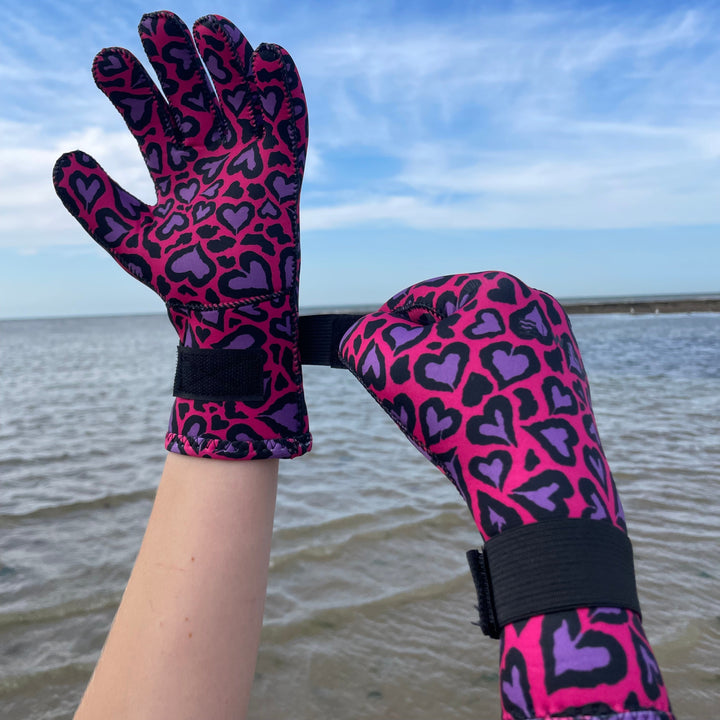 Limestone Neoprene Swimming Gloves in Cold Cold Heart