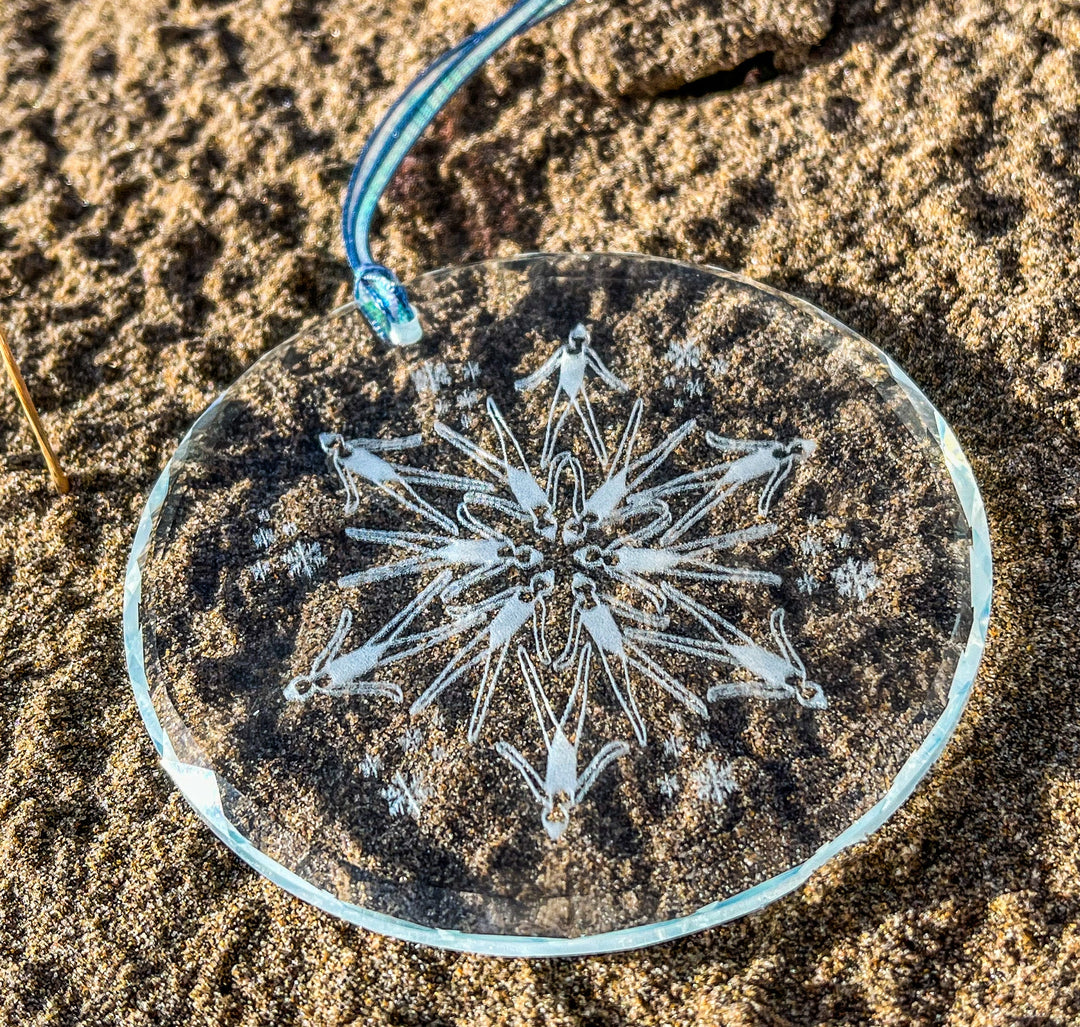 Glass Christmas tree decoration with swimmer snowflake pattern, approx. 8cm, gift-boxed for swimmers.