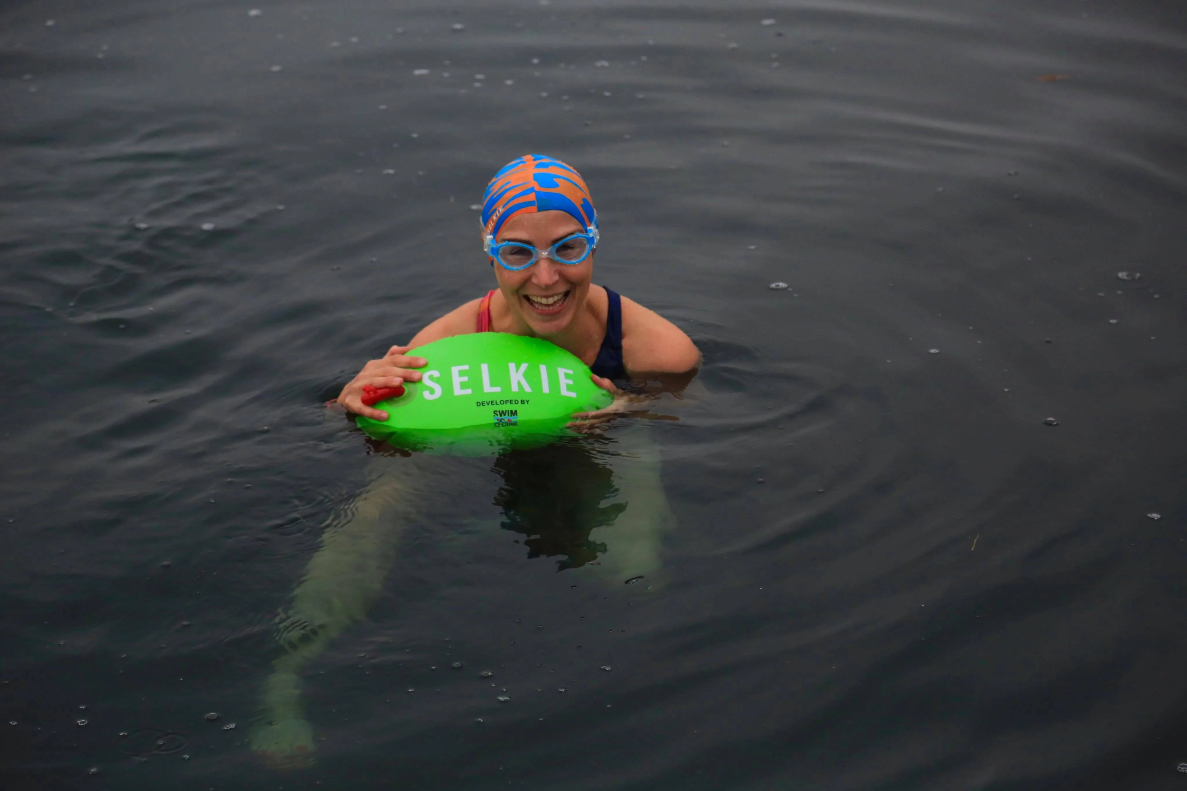 SELKIE TOW FLOAT  -  NEON GREEN
