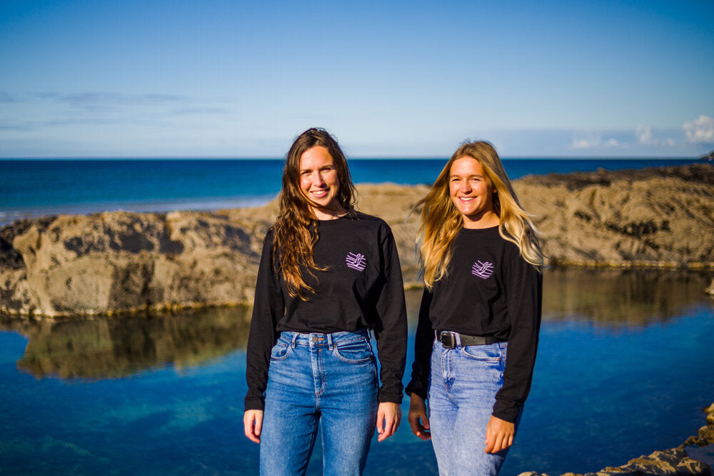 Wild Swimming Cornwall Unisex Black Long-Sleeved Tee