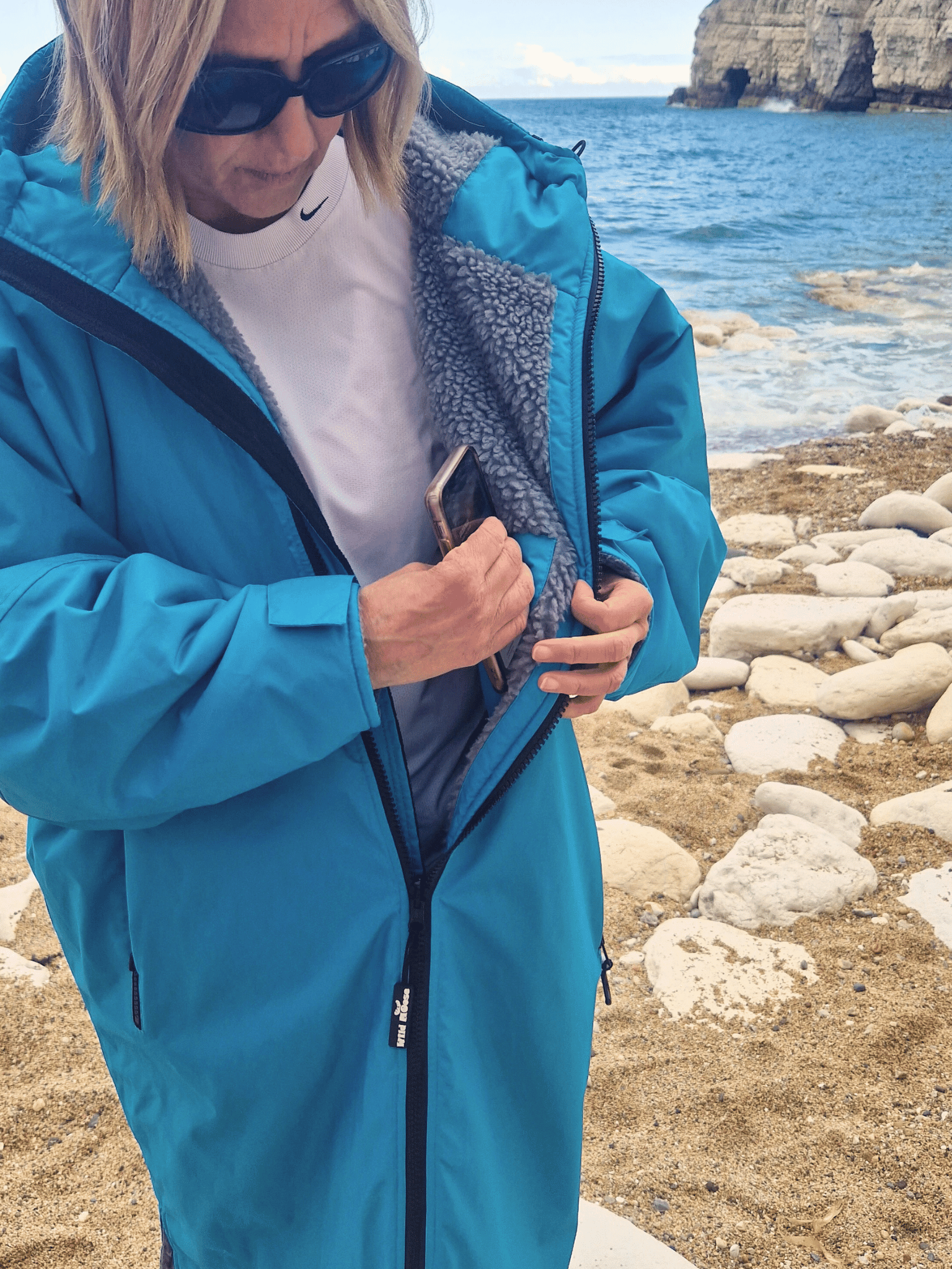 Ocean Moose Eco - long sleeve changing robe - teal/pale grey
