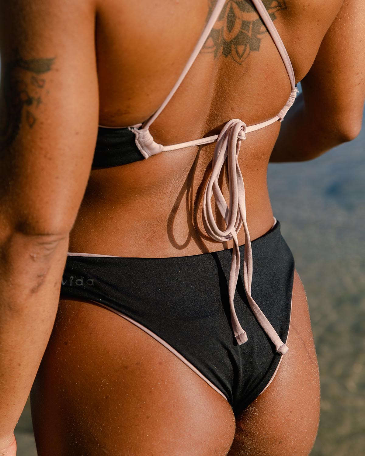 Hermosa Reversible Bikini Bottom - Misty Rose / Volcanic Black – Outdoor  Swimmer Shop