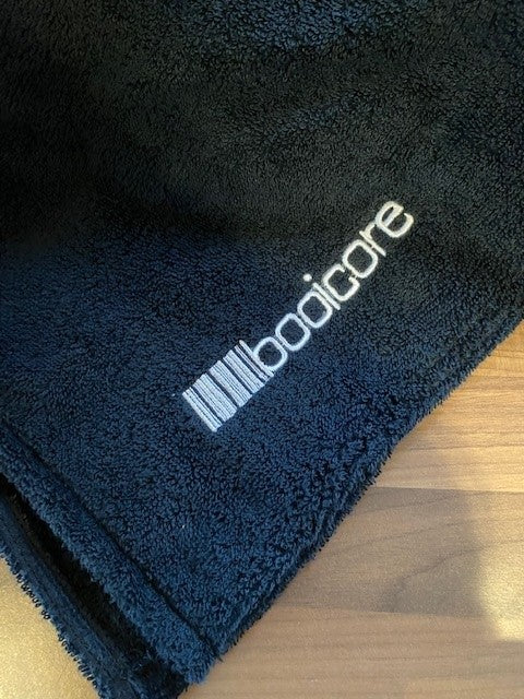 Booicore 'Dirtbag' Changing Robe in Black