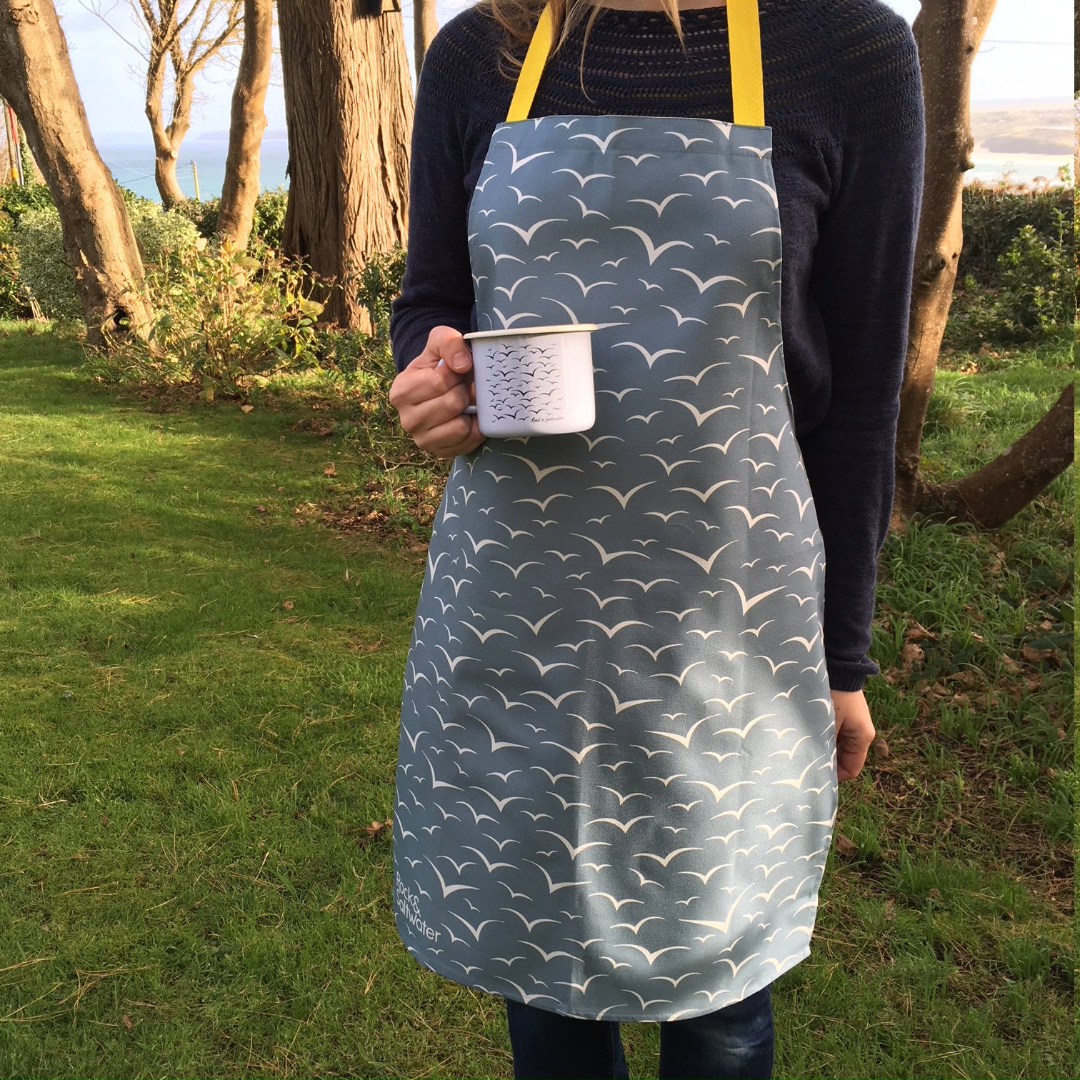 Apron | seagulls print with contrasting yellow ties