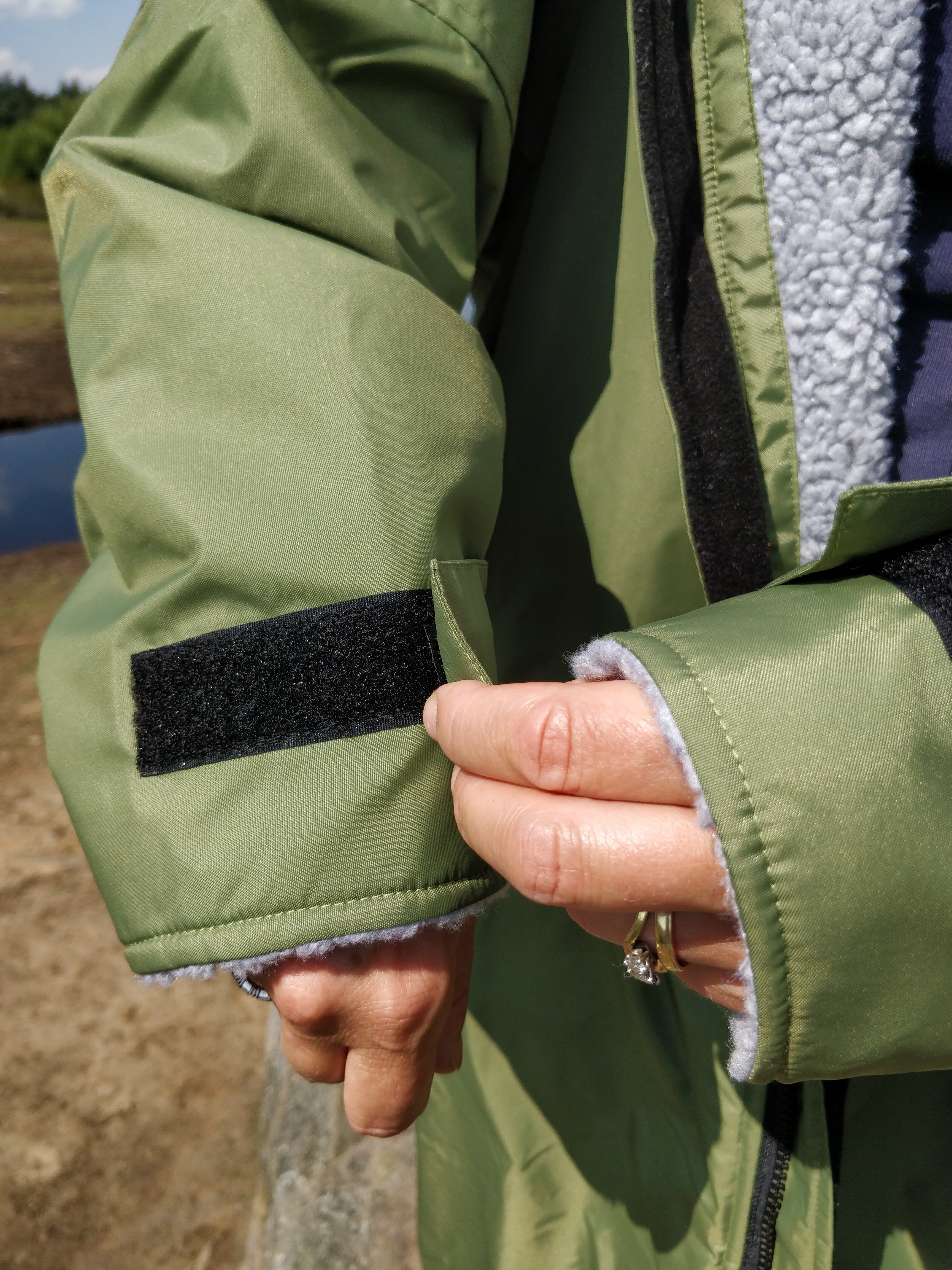 Natural Moose - long sleeve changing robe - moss green/slate grey